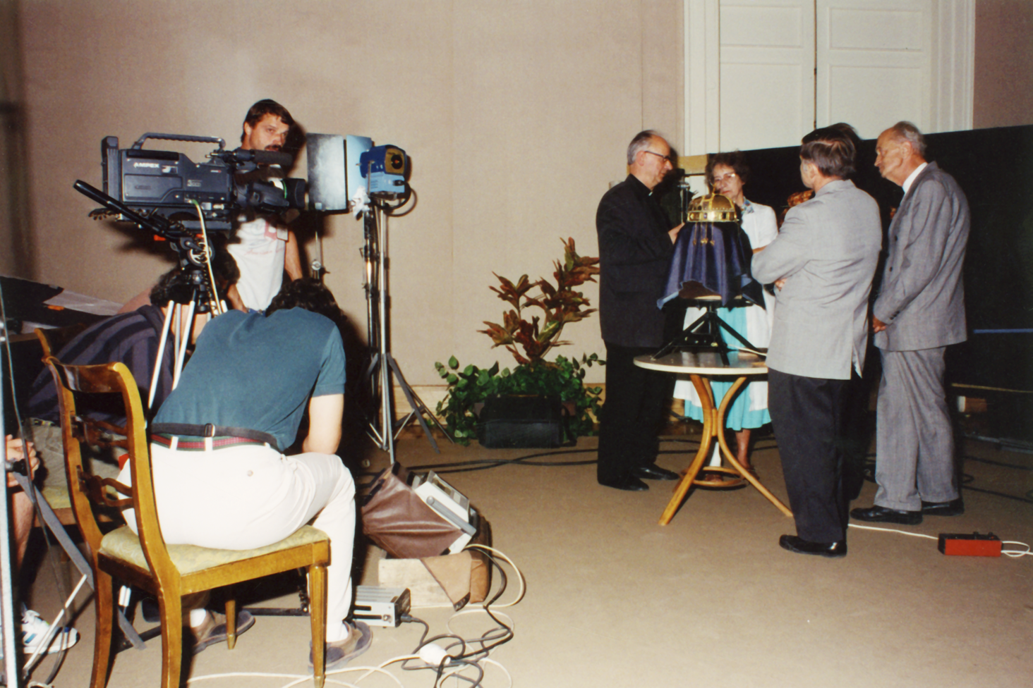 A Szent Korona filmezése, 1993