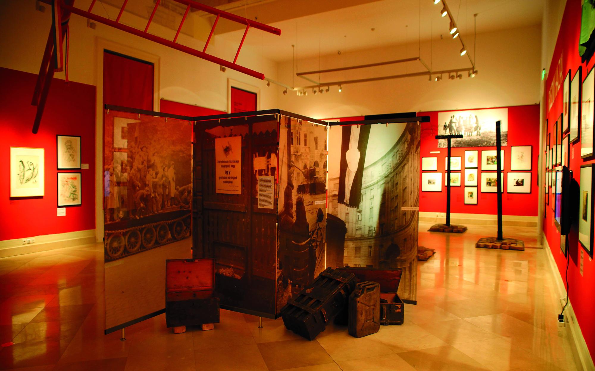 Rejt/jel/képek – a forradalom titkos művészete című időszaki kiállítás