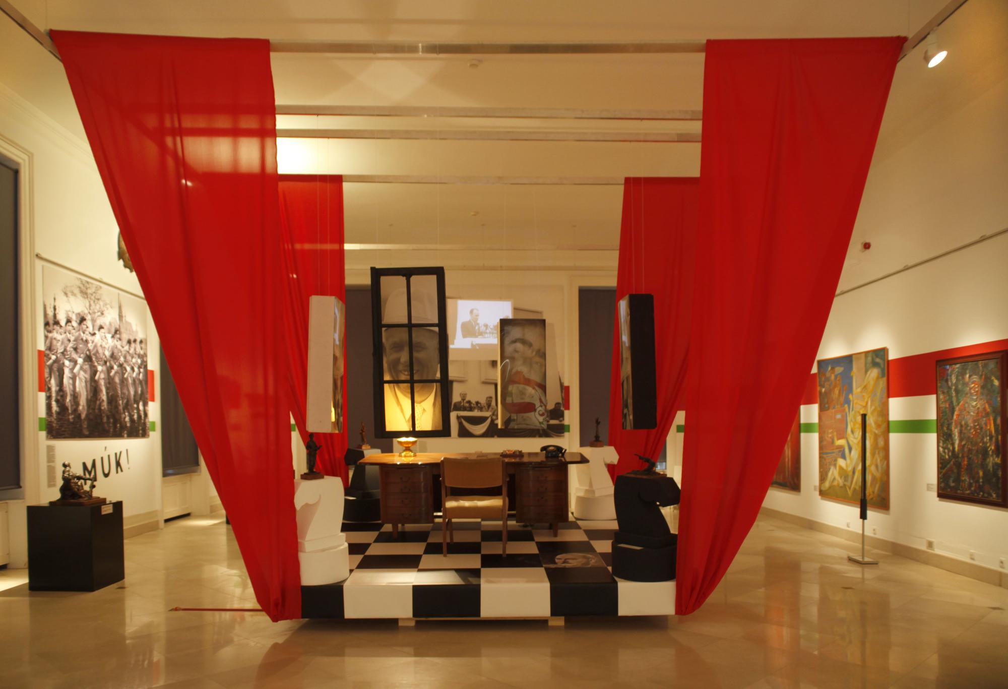 A forradalom titkos művészete