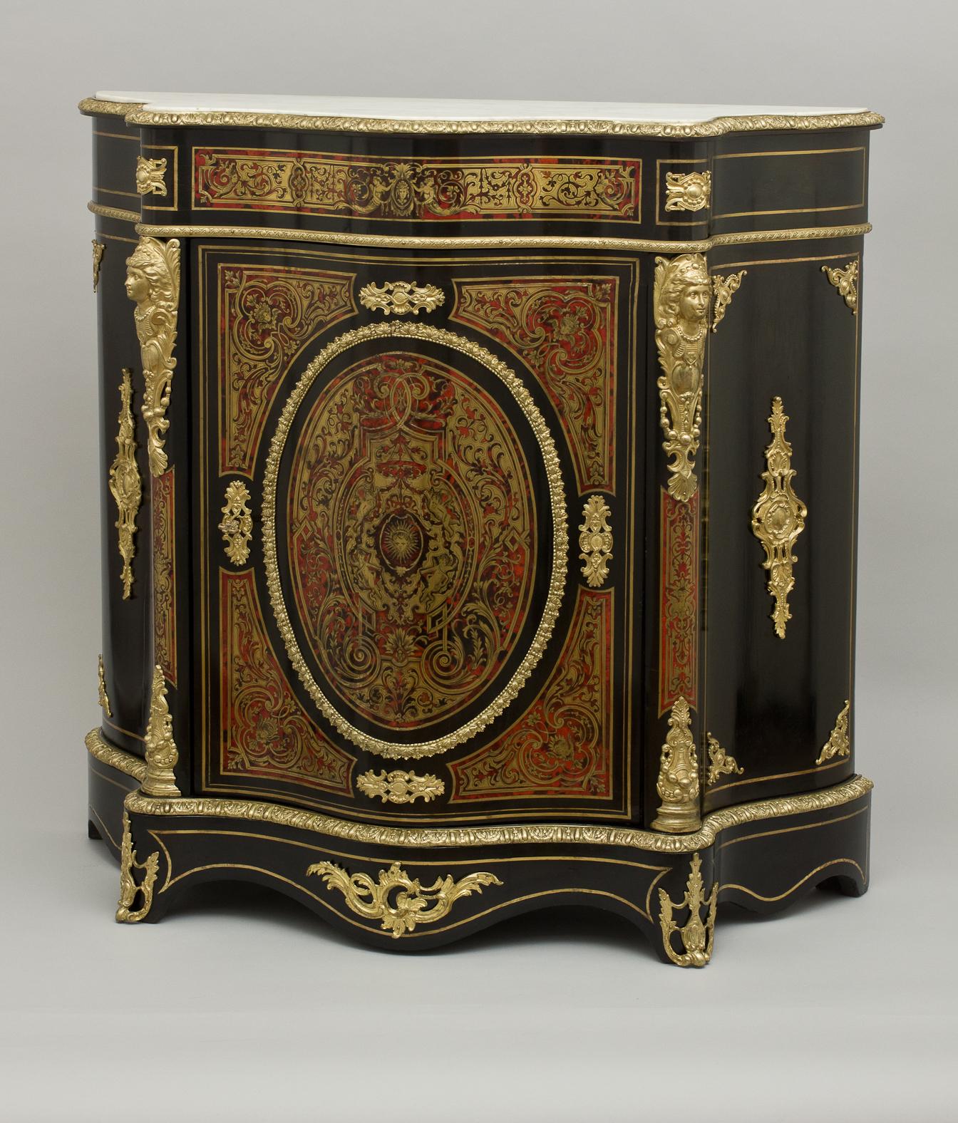 Varga Miklós: Boulle-stílusú, alacsony szalonszekrény, 1850, Franciaország