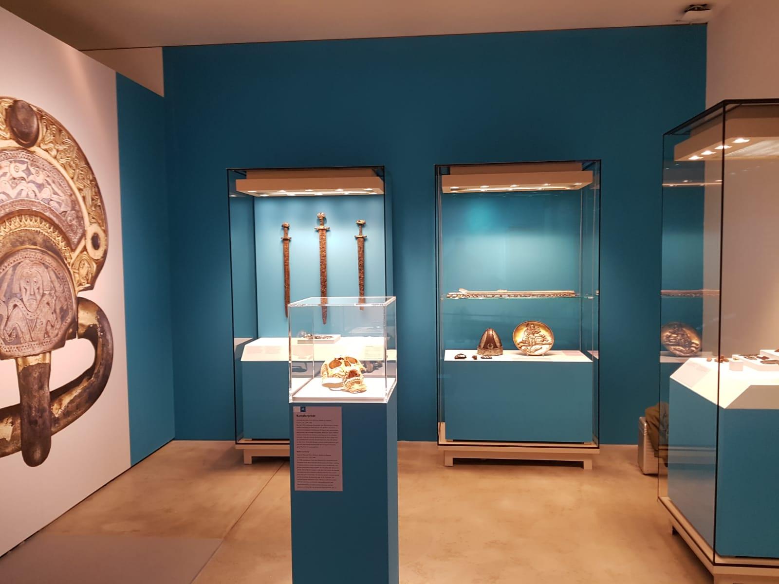 Bonnban járnak az avarok 4