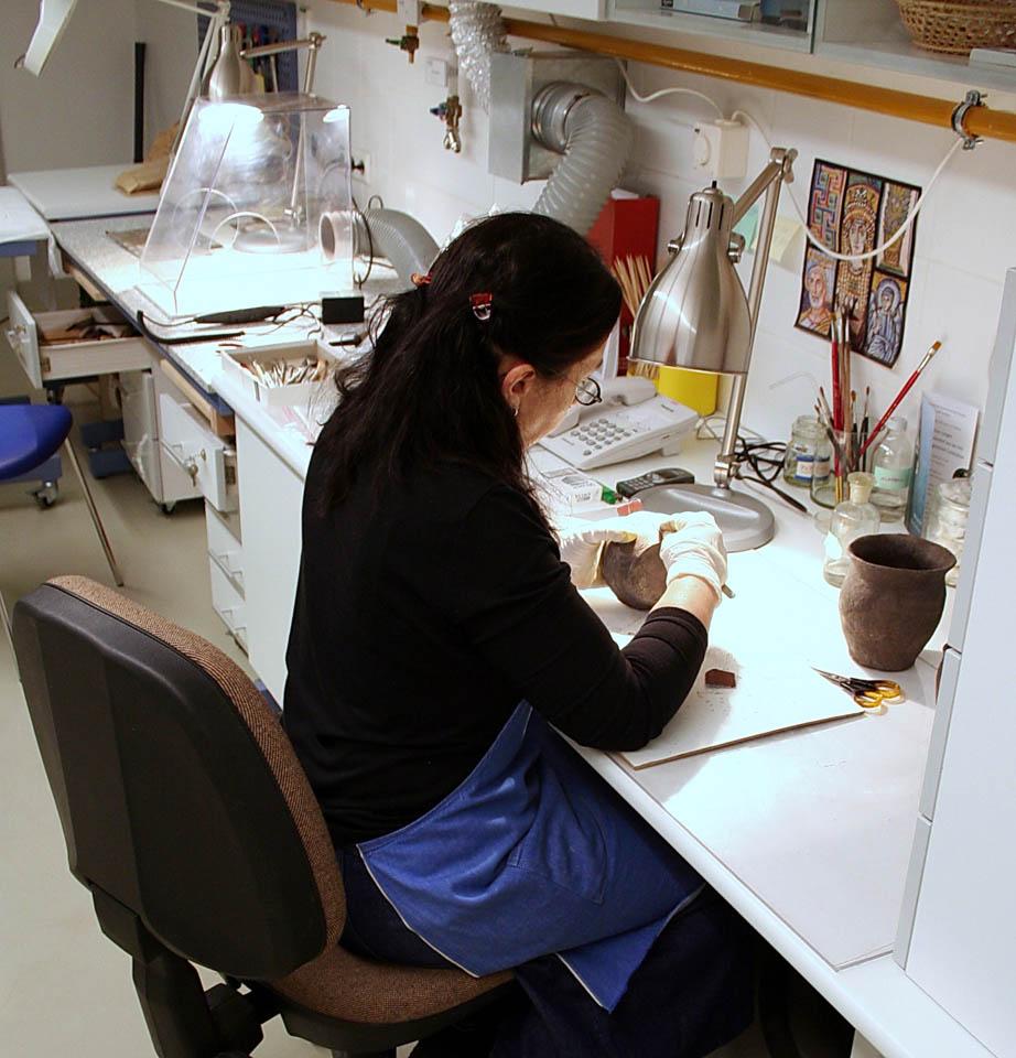 Restaurátor munka közben 4