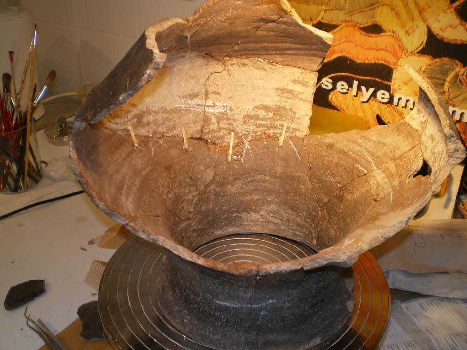 Bronzkori urna az M3-as autópályás ásatásból 10