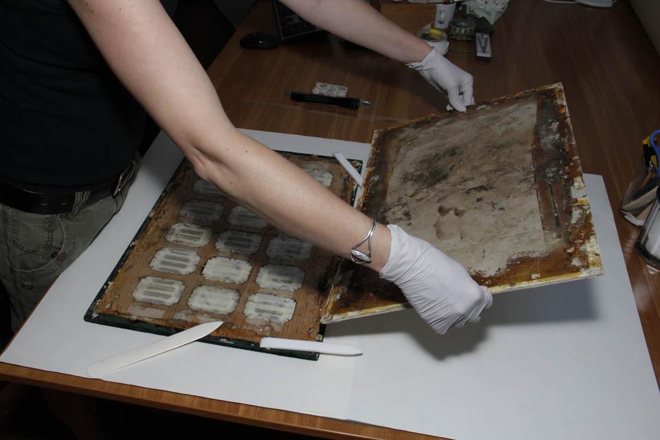 Osztrák katonatiszteket ábrázoló 18 db-os dagerrotípia konzerválása 11