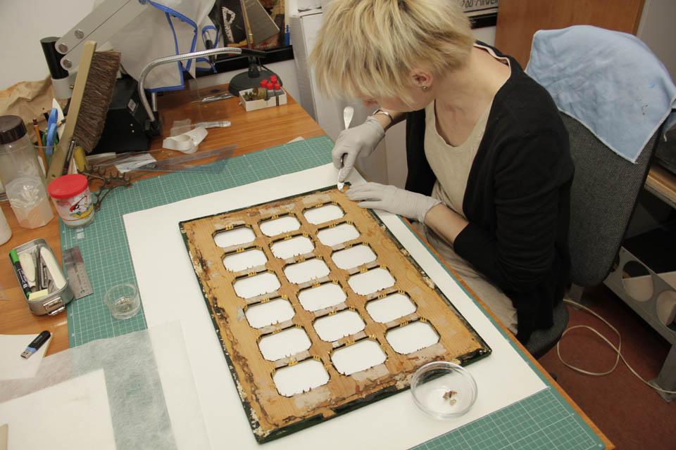 Osztrák katonatiszteket ábrázoló 18 db-os dagerrotípia konzerválása 22