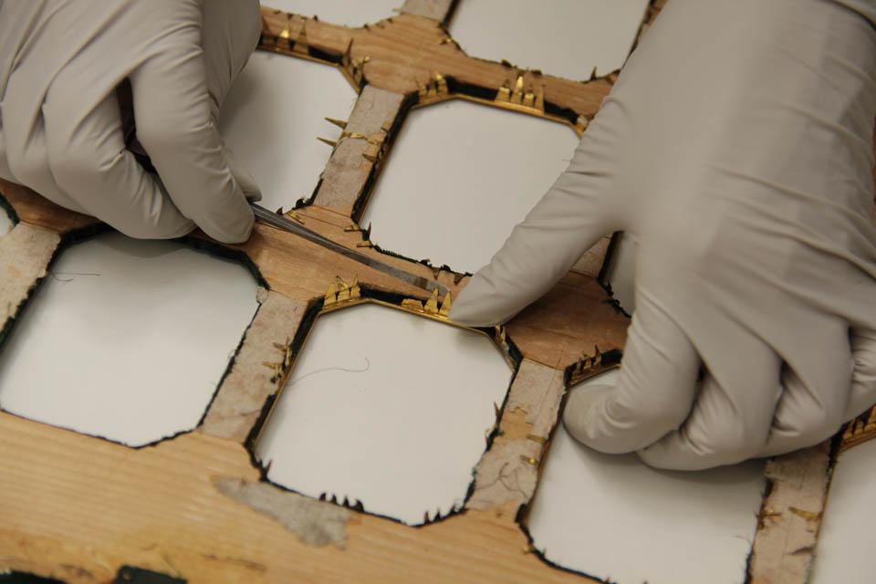 Osztrák katonatiszteket ábrázoló 18 db-os dagerrotípia konzerválása 24