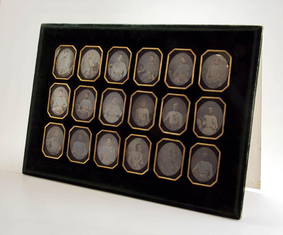 Osztrák katonatiszteket ábrázoló 18 db-os dagerrotípia konzerválása 25
