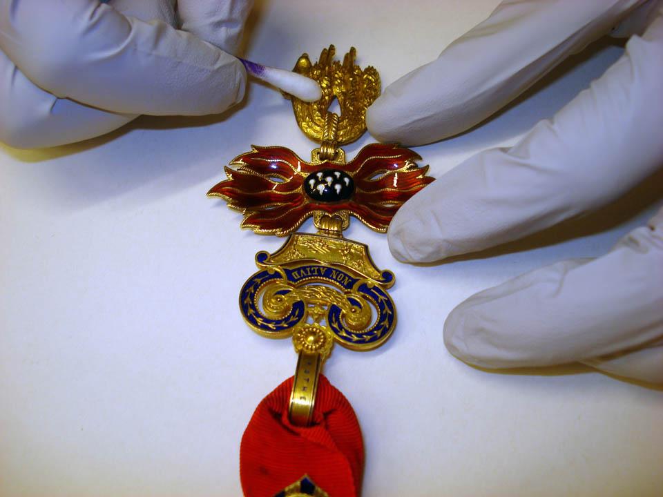 Aranygyapjas rend konzerválás közben 6