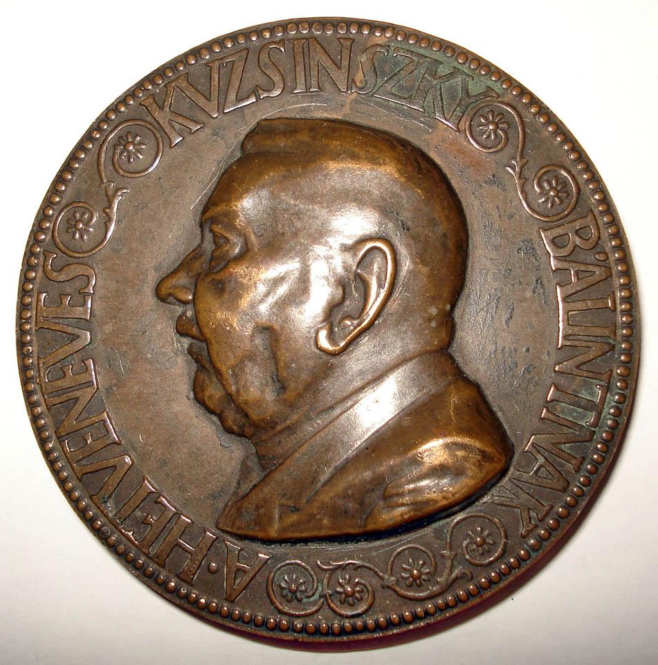 Emlékérem tisztítása 1