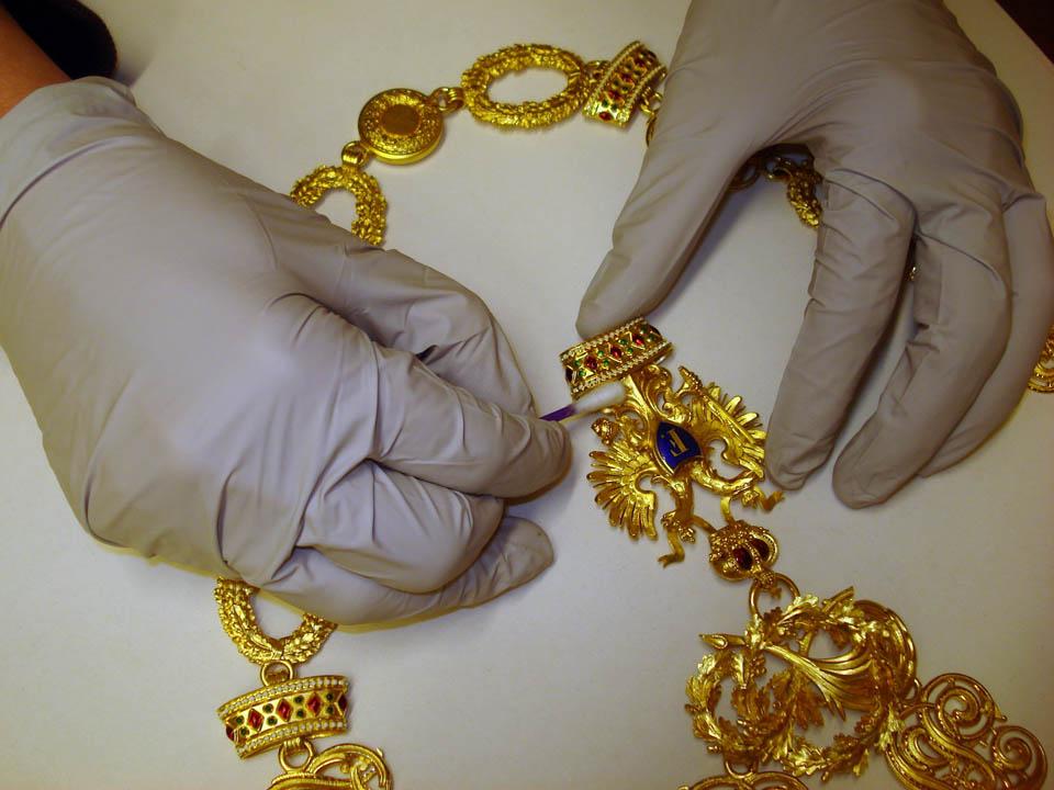 Belga vaskorona rend kezelése 3