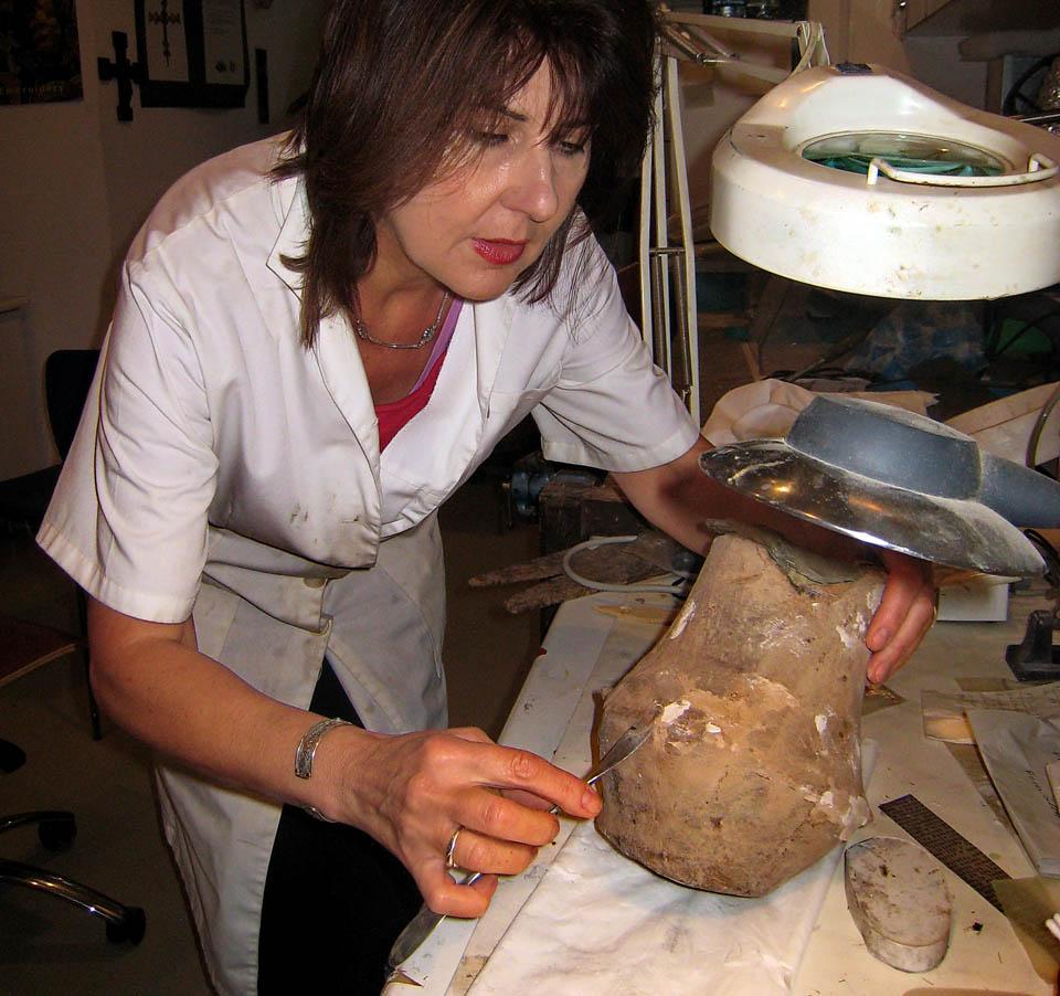 Restaurátor munka közben 5