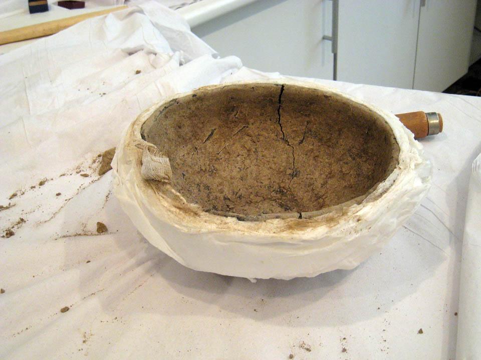 Őskori kerámia tál helyreállítása 2