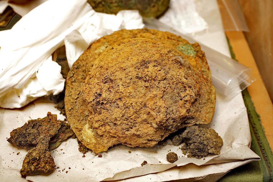 Tiszagyenda mellet előkerült pajzsdudor kezdeti állapota