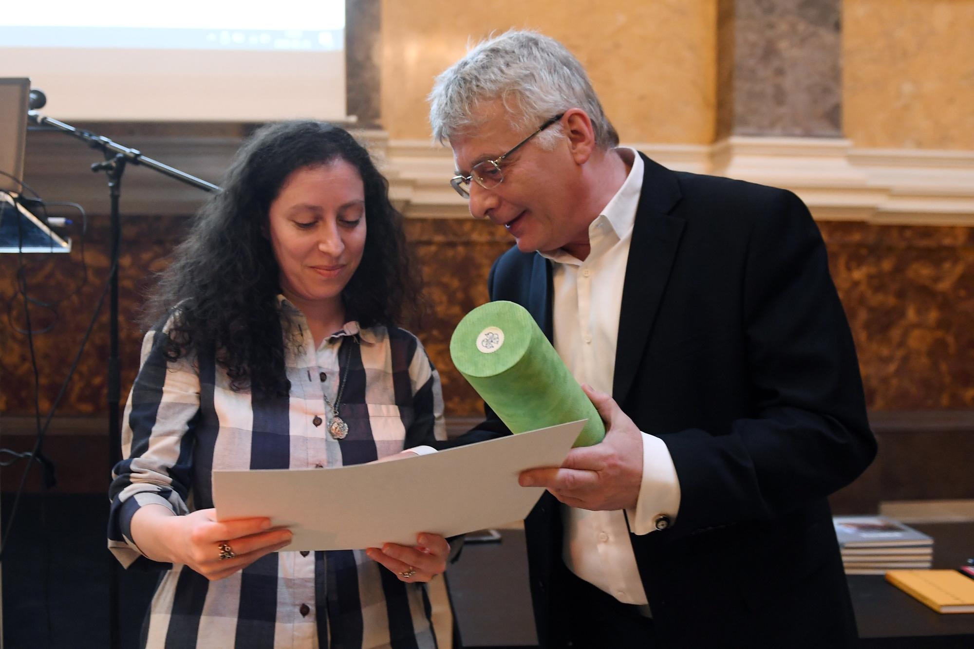 Az első Rosti Pál-díj nyertese 3 Fotó: MTI/Illyés Tibor	