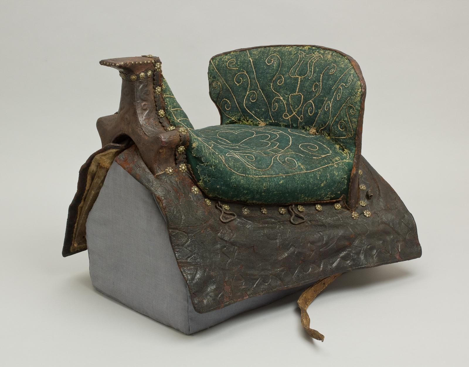   Serfőző Judit Bianka: Spanyol női nyereg, 19. század - restaurálás után