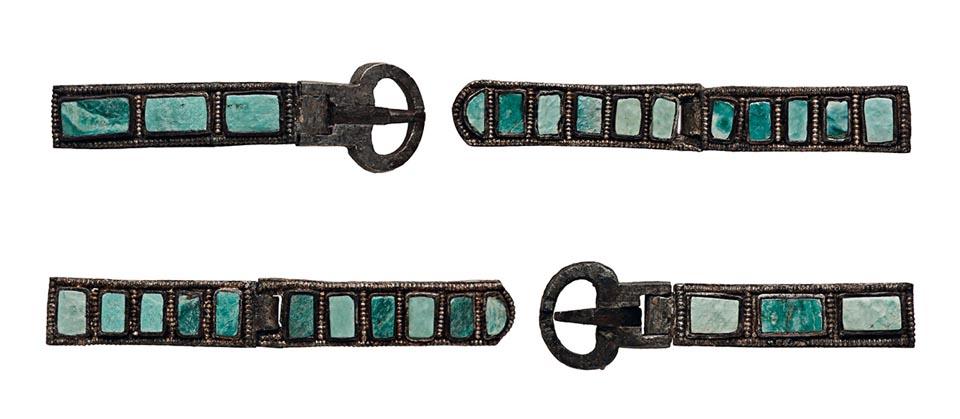 szarmata lábbeli szíjazata