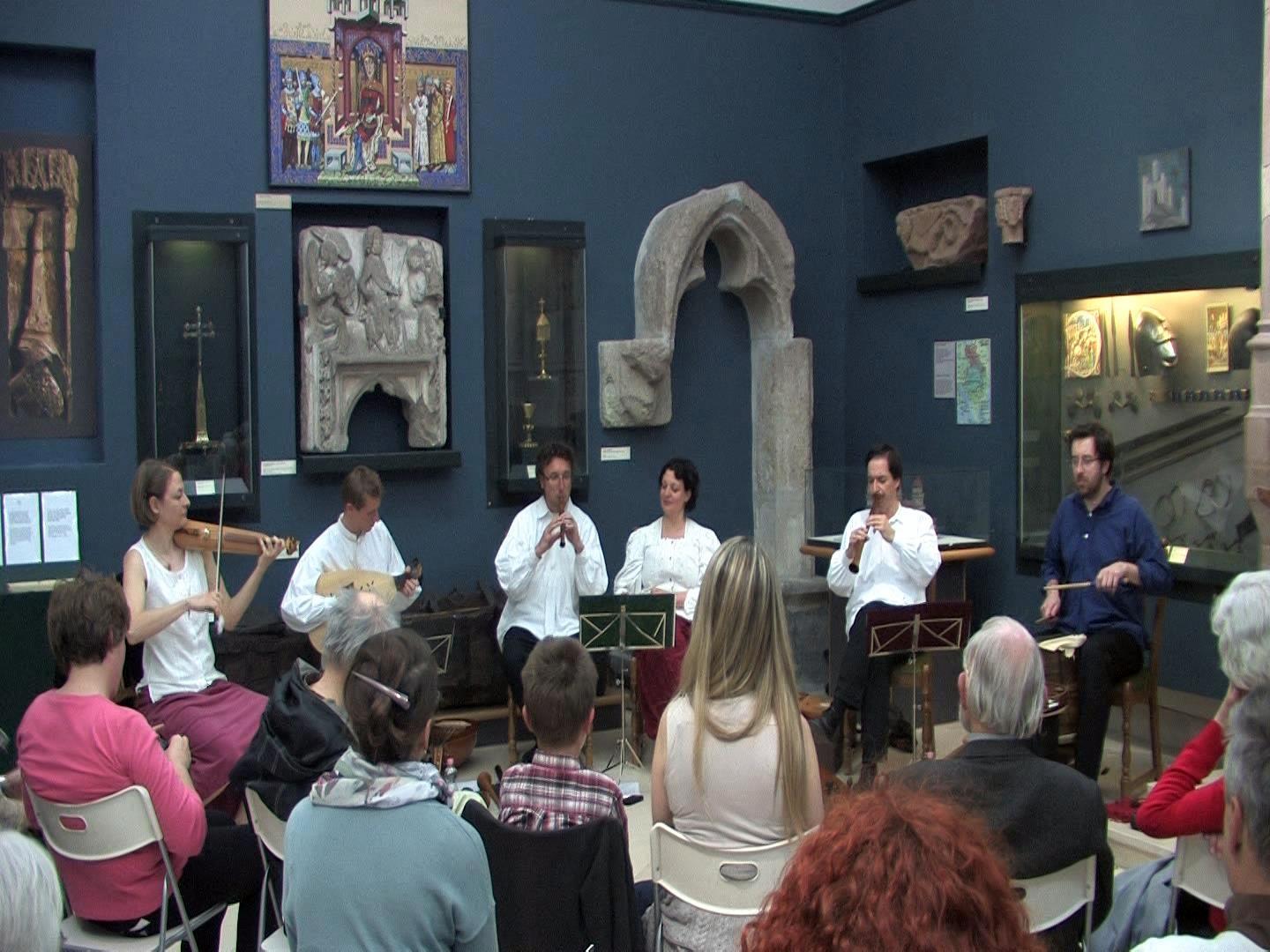 Sétálókoncert az állandó történeti kiállításban