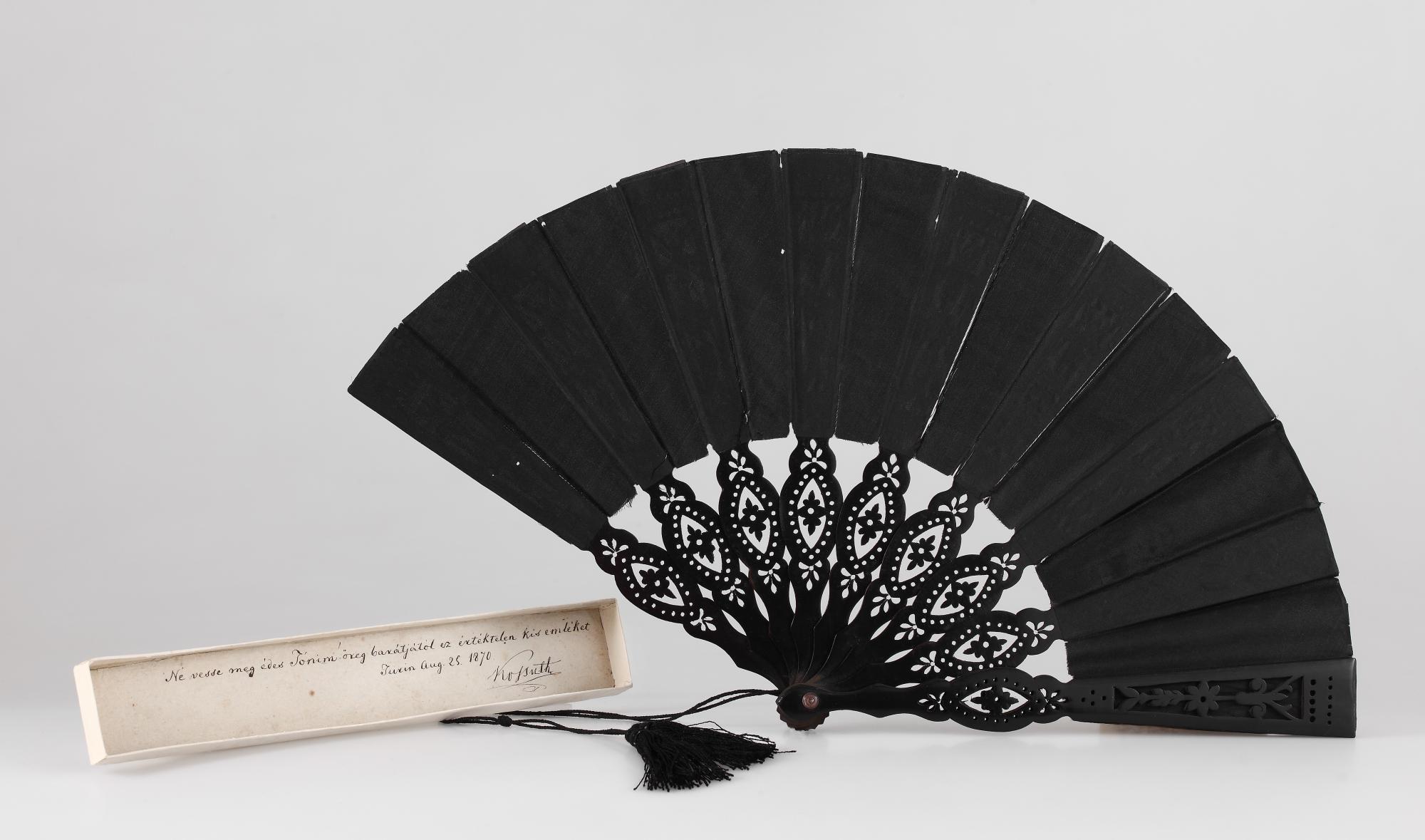 Marton Antónia legyezője