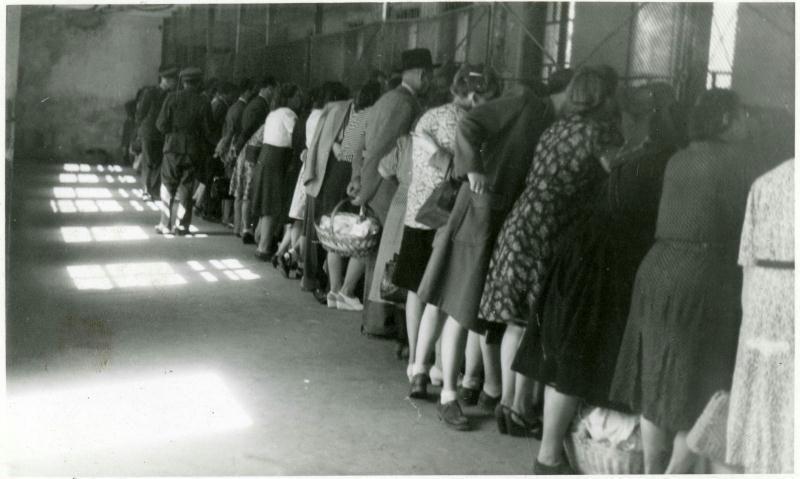 Ismeretlen felvétele: Beszélő a Buda-déli internálótáborban, 1948. 
