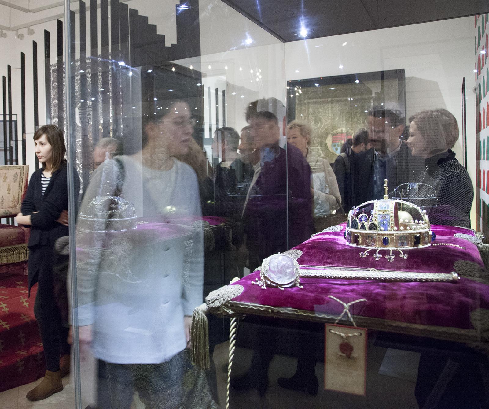 Koronázási kiállítás