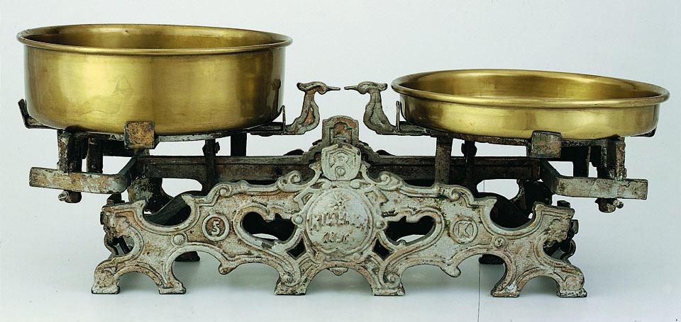 Kétserpenyős egyensúlymérleg