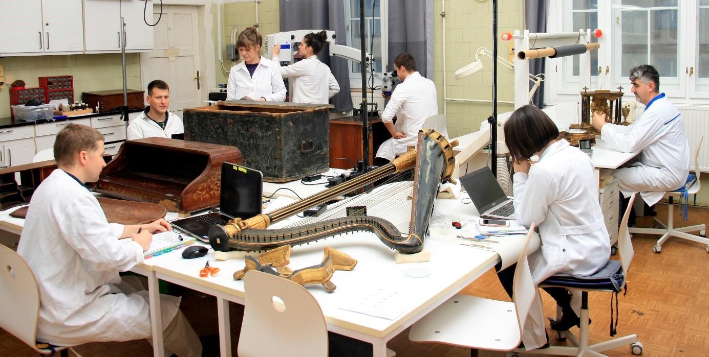 Egyetemekkel együttműködési megállapodások alapján folytatott képzések