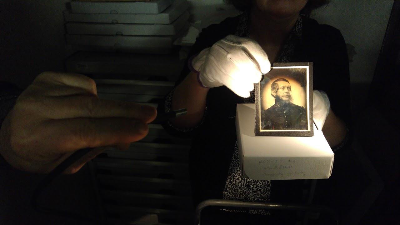 Kossuth dagerrotípia bemérése a kiállításhoz