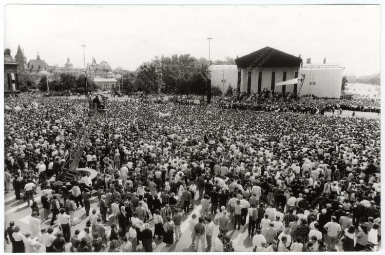 Nagy Imre és mártírtársainak újratemetése (1989. június 15.)