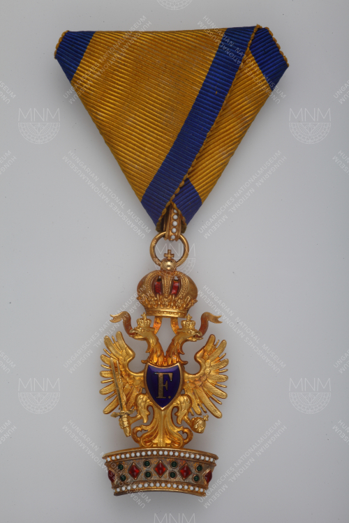 Az osztrák császári vaskorona rend III. osztályú jelvénye