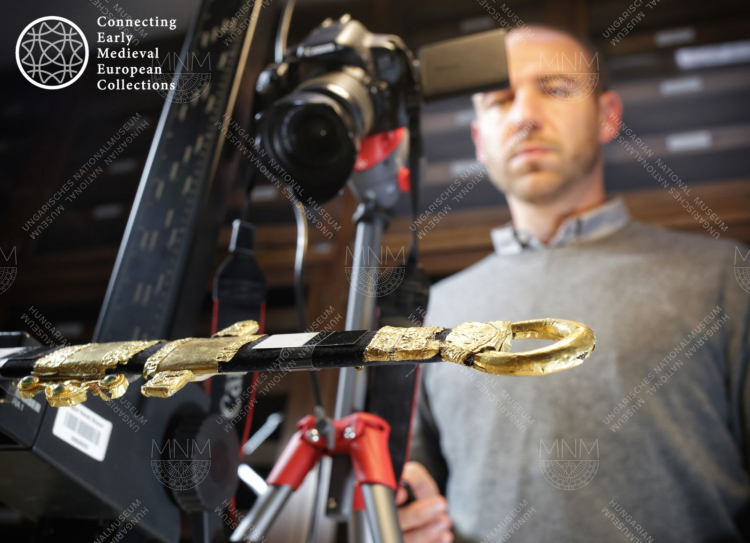 Artefacts are photographed in detail for the 3D reconstruction