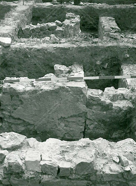 A 27-28-30. termek illetve a 31. terem apszisa látható képen