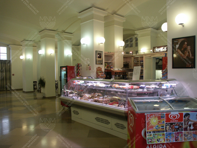 Kávézó