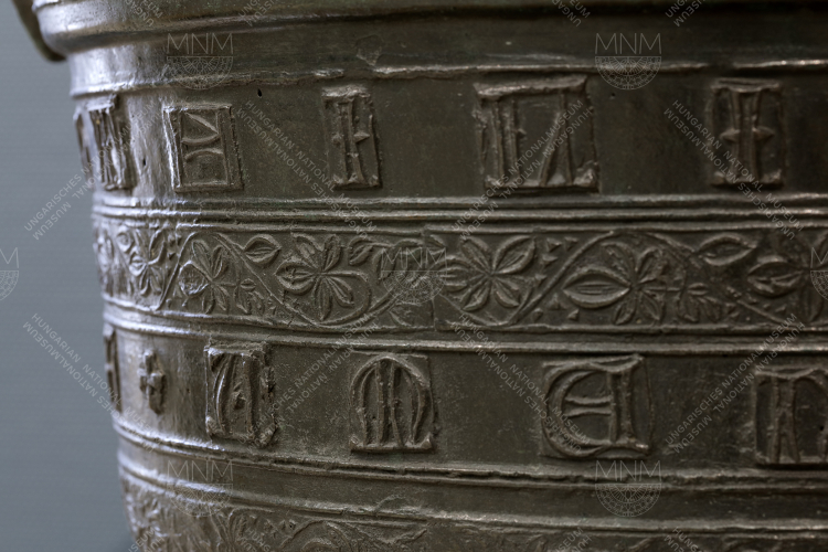 14. századi keresztelőmedence Liptótepláról (Liptovská Teplá, Szlovákia)