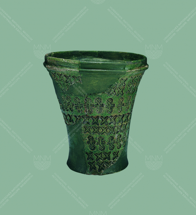 POTTERY BEAKER WITH STAMPED DECORATION, POMÁZ-KLISSZA