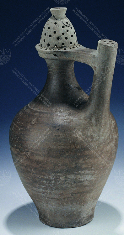 REDUCTION-FIRED JUG, TÚRKEVE-MÓRIC 