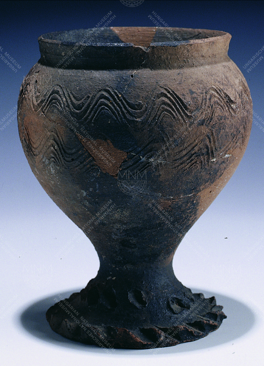 POTTERY BEAKER, SÜMEG-SARVALY