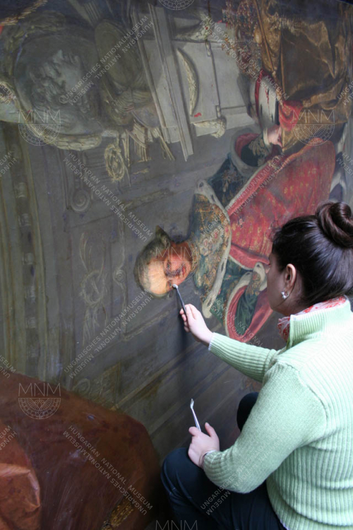 Restaurátor munka közben