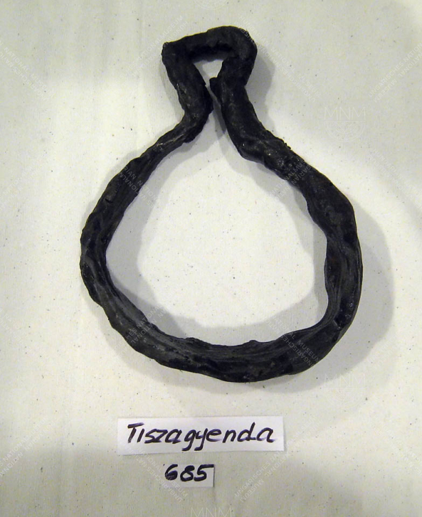 Kengyelpár kész állapotban