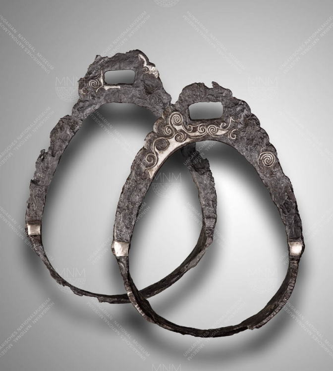PAIR OF STIRRUPS, BEREGSZÁSZ (BEREGOVO, UKRAINE) 