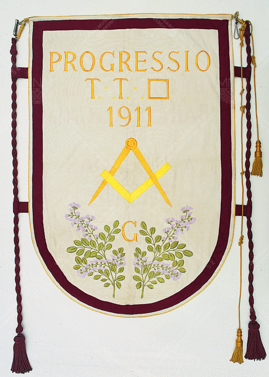 A “Progressio” szabadkőműves páholy zászlaja