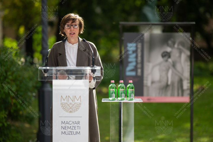 Duett: zene és fényképezés című tablókiállítás megnyitó