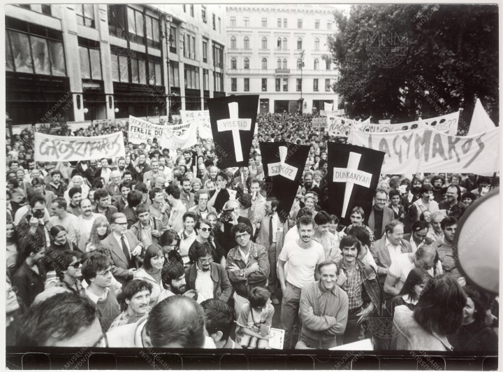 Tüntetés a bős-nagymarosi vízlépcső megvalósítása ellen (1988. október 30.)
