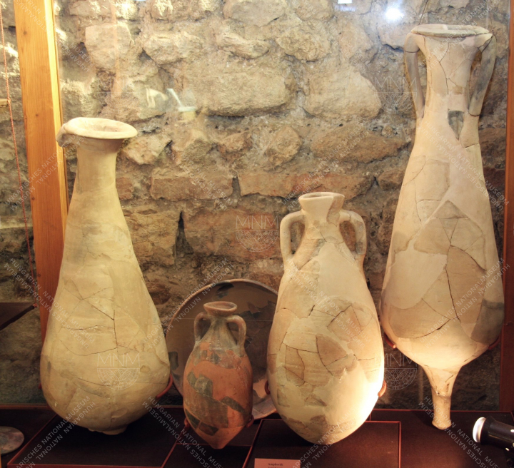 Amphora-k a balácai villagazdaság pincéjében.