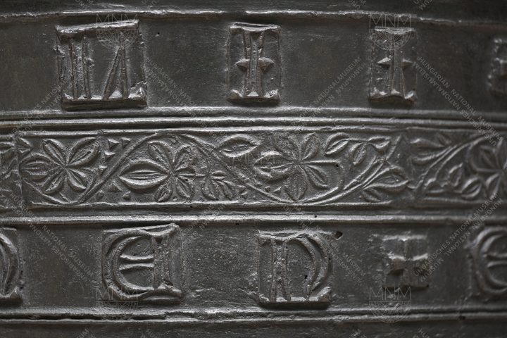 14. századi keresztelőmedence Liptótepláról (Liptovská Teplá, Szlovákia)