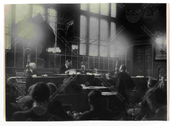 Matuska Szilveszter a bíróság előtt, 1934