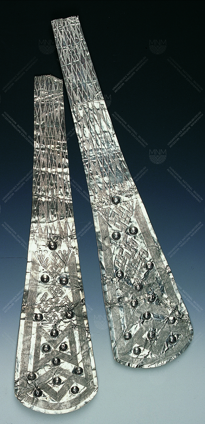 SILVER PLATE FOR A BELT
