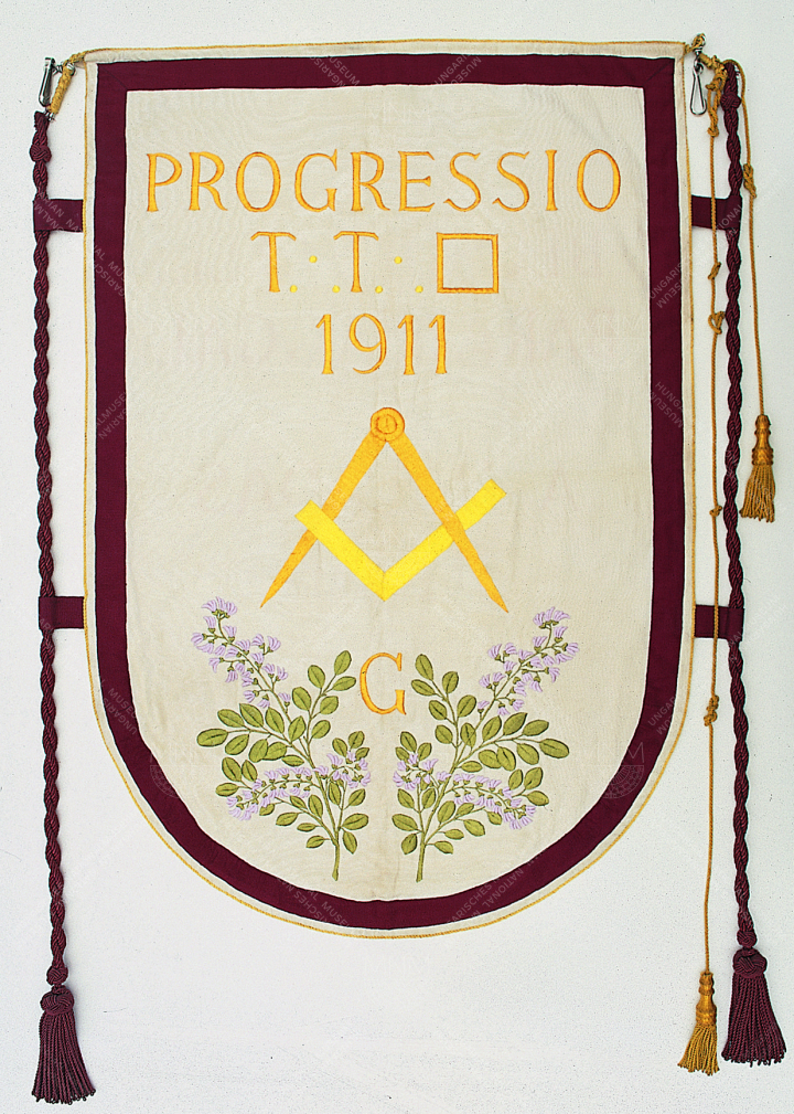 A “Progressio” szabadkőműves páholy zászlaja
