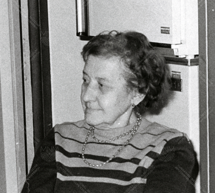 Dr. Szakács Margit