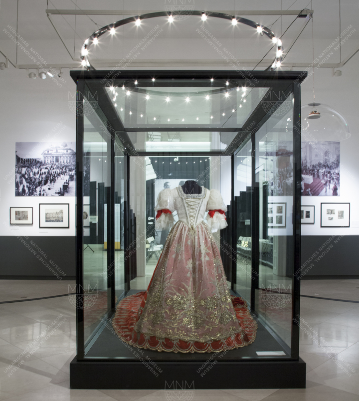 Zichy Ferencné koronázáson viselt díszruhája